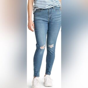 Signature by Levi Strauss & Co. Women's High Rise Super Skinny Jeans- Size 4/27